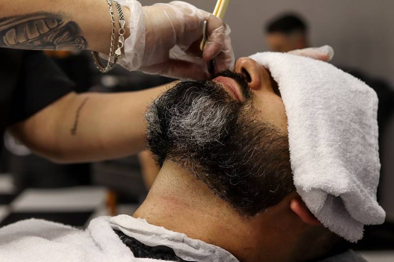 Barba VIP com Toalha Quente + Hidratante
